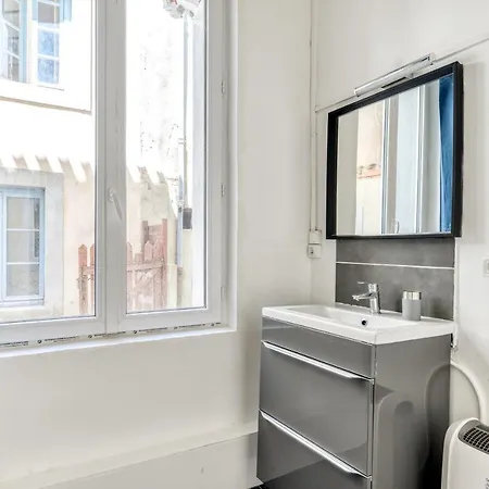 Apartment Le Nid - Cours Exterieure - Parking - Wifi